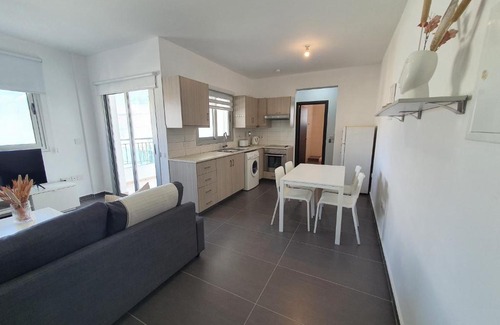 Larnaca Apartment | Phaedrus Living: City Center Cozy Flat Demetra 102