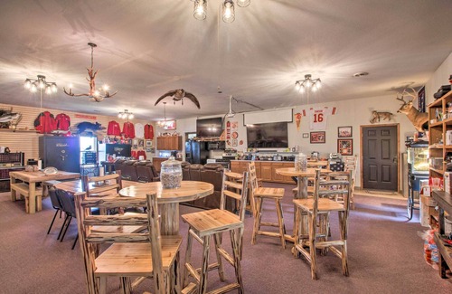 Dawn Cabin | Pheasant Game Farm Missouri Vacation Rental!
