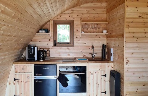 Sibson Cabin | Pheasant Lodge at Heygates Lodging - With hot tub