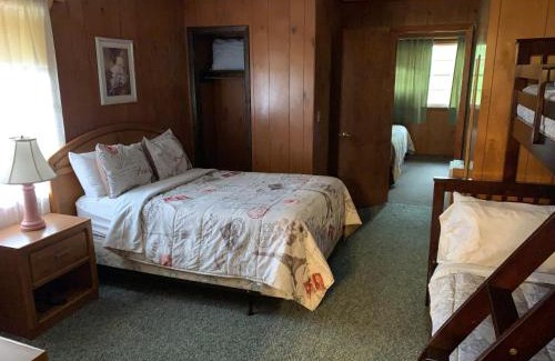 Robbinsville Hotel | Phillips Historic Motel & Cottages