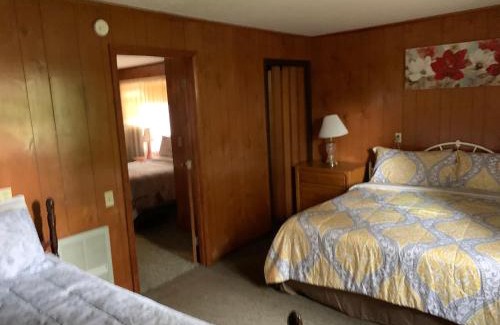 Robbinsville Hotel | Phillips Historic Motel & Cottages