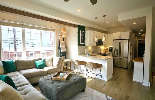 Point Breeze Apartment | Philly Penthouse w/Rooftop Paradise