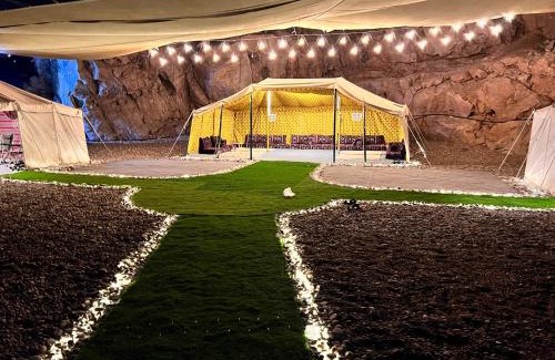 Ash Sharqiyah North Governorate Ski Chalet | Phosphorus Beach Camps