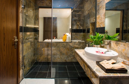 Duc Hoa Hotel | Phu Thang Grand Hotel