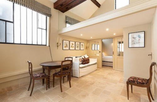Saint-Thomas-d'Aquin Apartment | Pick A Flat's House in Saint-Germain des Près - Impasse Paul Louis Courier