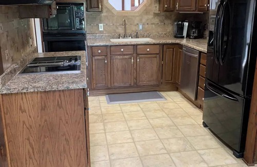 Scotts Cottage | Pickeral Lake Cottage w/Fish & Ski boat 2 bedrooms 1 bath