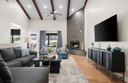 Village Estates House | Pickleball-Basketball-HeatedPool-Spa-2 Primary BRs