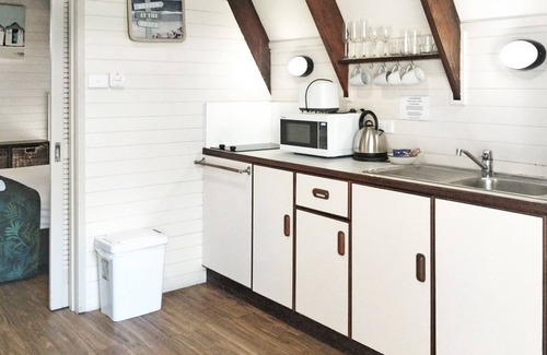Picnic Bay Ski Chalet | Picnic Bay Chalet Unit 2 - Charming island escape just 150m from Picnic Bay beachfront