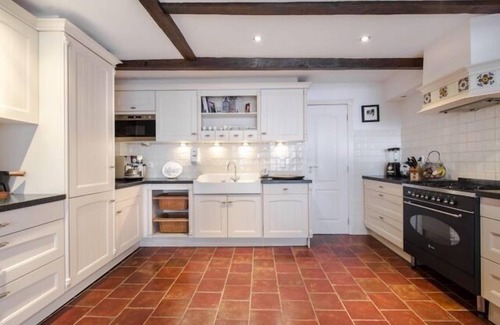 Jordaan House | Picture perfect 1650 house overlooking Prinsengracht canal - luxury with charm