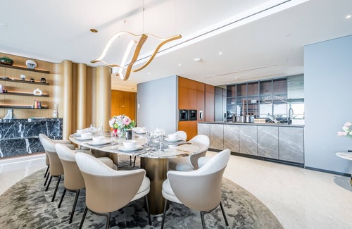 Dubai Marina Apartment | Picturesque 3BR Apartment with Assistant Room in The One JBR