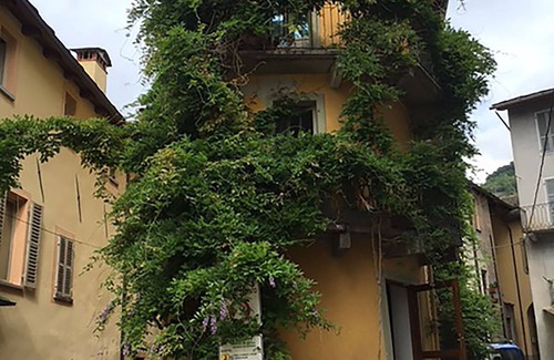 Varallo House | Picturesque residence in the historic center of Varallo