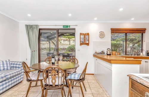 McLaren Vale House | Picturesque Vineyard Farmhouse Nestled on 40 Acres