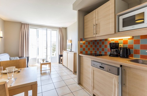 Port-en-Bessin-Huppain House | Pierre & Vacances Residence Le Green Beach
