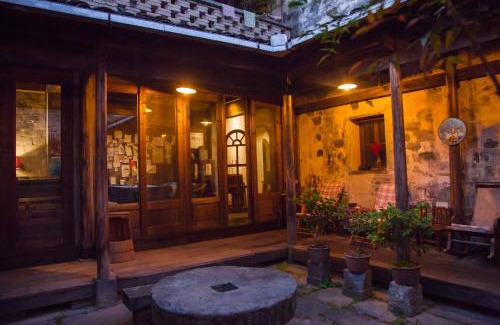Yi County Hotel | Pig's Boutique Hotel Xidi
