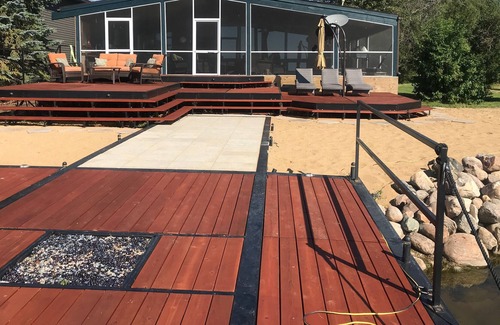 Division No. 11 Cottage | Pigeon Lake Direct Lakefront Home ***HOT TUB *** July/1st wk Aug