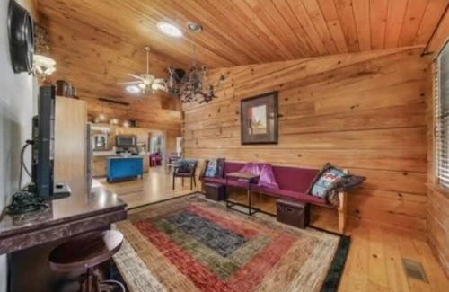 Crossville House | Pigeon Ridge Cabin Cumberland State Park 2B 2B