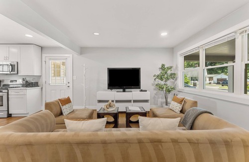 Rockville House | Pike & Rose Rockville Staycation-DMV Metro Acess