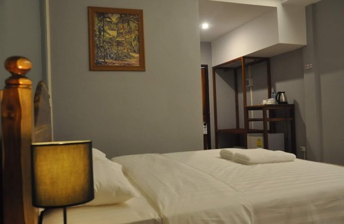 Savannakhet Hotel | Pilgrim's Kitchen & Inn