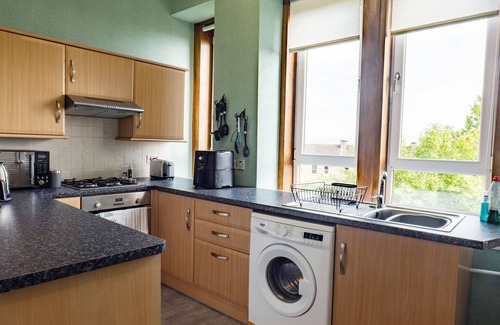 Greenock Apartment | Pillow Partners are proud to present this spacious centrally located apartment which is ideal for...