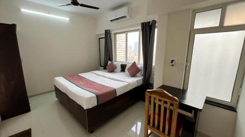 Malad East Hotel | Pinaki Comfort Stay Malad - Near Nesco