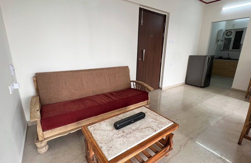 Malad East Apartment | Pinaki Comfort Stay Omkar Signet