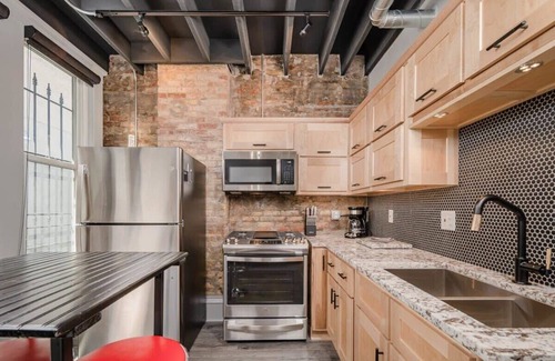 College Avenue Historic District Apartment | Pinball Penthouse Luxury Downtown Flat