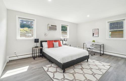 Newark Apartment | Pine Brook 1218 I Cozy & Comfy I Free Parking