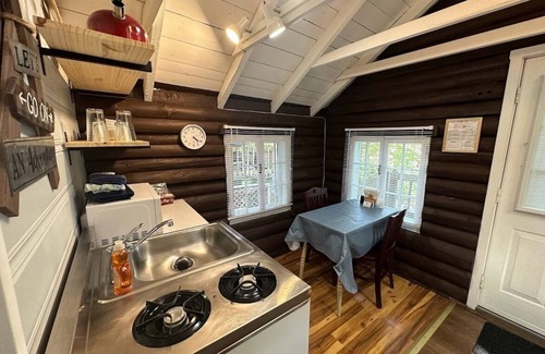 Lincolnville Cottage | Pine Grove Cottages: Cottage 3: Studio Cottage - Pet Friendly