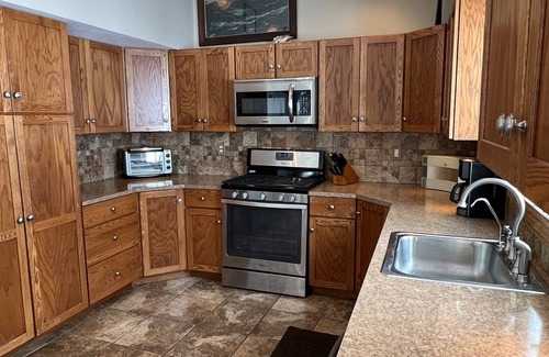 Hartwick House | Pine Grove - Near Dreams Park + Cooperstown, fire pit, game room