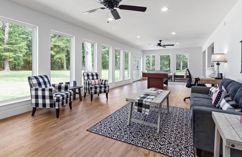 Bevil Oaks House | Pine Haven Lodge, Beaumont, TX