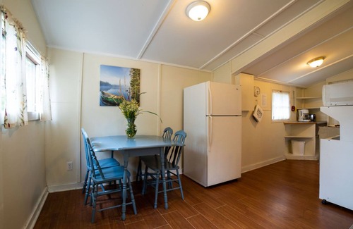 Gravenhurst Cottage | Pine Lake: 2-Bedroom Cottage #2 "Shortleaf Pine"