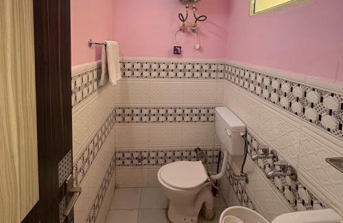Nahan House | Pine View Guest House