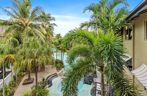 Westcourt Apartment | Pineapple Palms - Resort 9 Pools & Gym