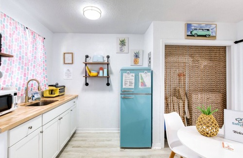 Bridgeport Heights Hotel | Pineapple Shores Inn Unit 1