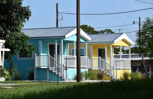 Southgate House | Pinecraft Blue Heron Tiny Home