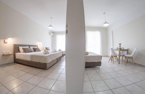 Platanes Hotel | Pinelopi Hotel