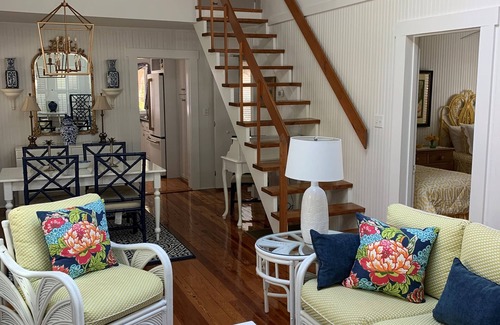 The Pines House | Pines Cottage~ Half Block to Beach ~ 5 Bedrooms ~ Sleeps 10 ~ Huge Porch & Patio