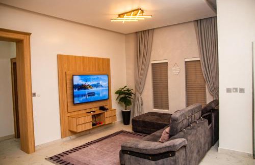 Abuja Apartment | Pinewood Suite+ GYM+Snooker board. Rhodabode Nile