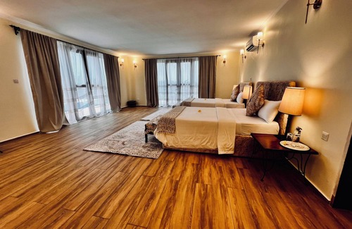 Moshi Hotel | PINK FLAMINGO BOUTIQUE HOTEL