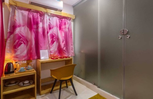 Kukatpalli Apartment | Pink Hawk Hospitality: Where Every Moment is Luxurious, with a Jacuzzi Touch.