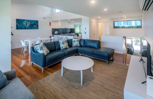 Hamilton Island Apartment | Pinnacle 6, Seaview Apartment on Hamilton Island