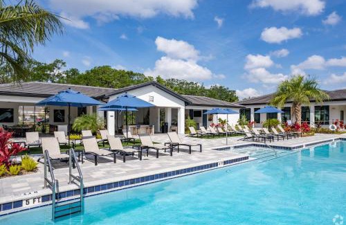Southeast Orlando Apartment | Pinnacle Apartments W Amenties by Heavenly Homes