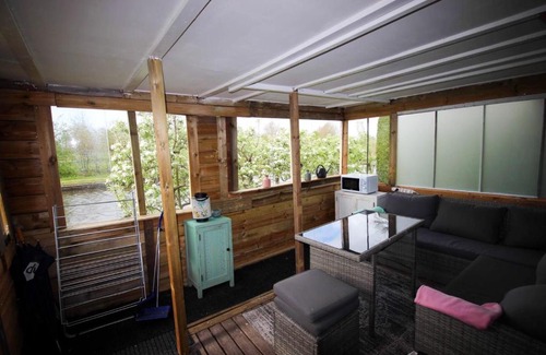 Breudijk Bed & Breakfast | Pipowagen/chalet de oude rijn