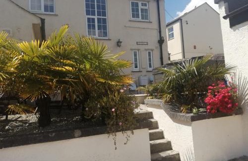 Mabe House | Pirate Cottage Penryn Falmouth families & couples