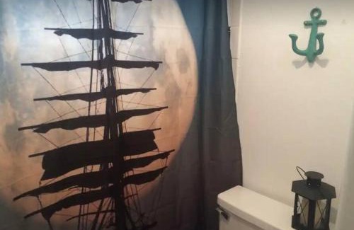 Weeki Wachee Gardens House | Pirate's Cove - Waterfront - Weeki Wachee River Access with Paddlecraft!