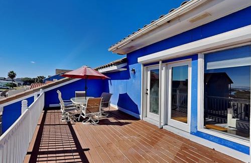 City-by-the Sea House | Pirates Paradise