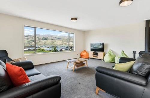 Cromwell House | Pisa View Paradise - Cromwell Holiday Home