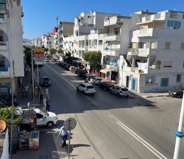 Martil Apartment | Piso Moderno cerca del Mar, Fibra óptica y Aire Acondicionado
