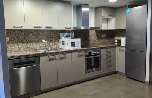 Premia de Mar Apartment | Piso para 4 personas para estancia de trabajo a 30 minutos de Barcelona.