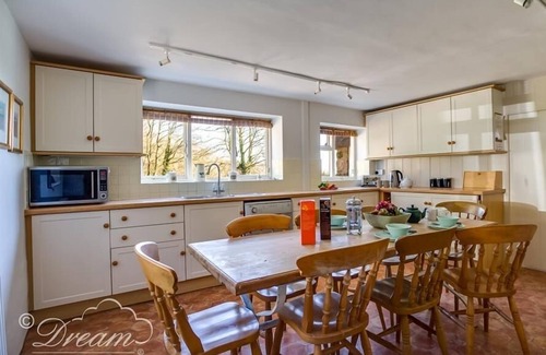 Osmington Cottage | PITT COTTAGE, pet friendly, country holiday cottage in Ringstead